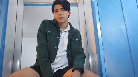 Watch AlexMaximo’s Cam Show Live