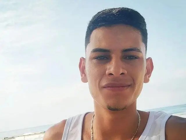 Watch AlexWolfs’s Cam Show Live