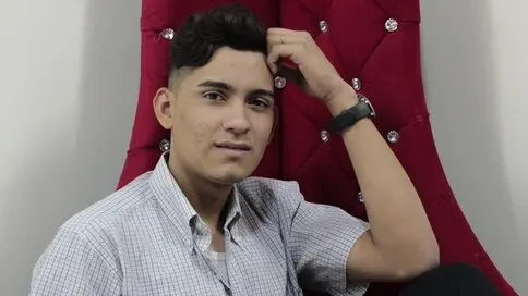 Watch AndyMontenegro’s Cam Show Live