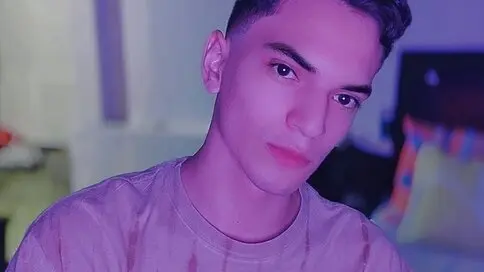 Watch BenjaminPolk’s Cam Show Live