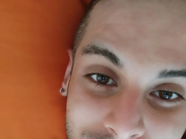 Watch JoelRodriguez’s Cam Show Live