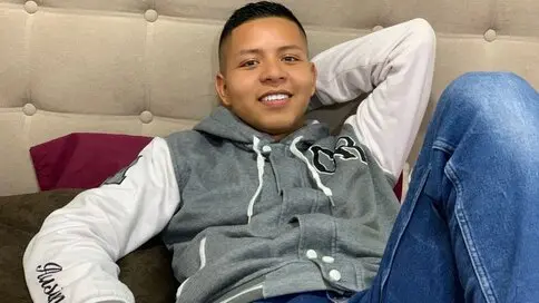 Watch LoganAr’s Cam Show Live