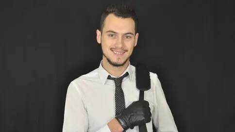 Watch MichaelRaven’s Cam Show Live