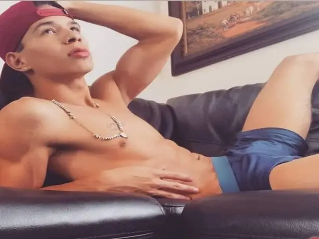 Watch StiffCastano’s Cam Show Live