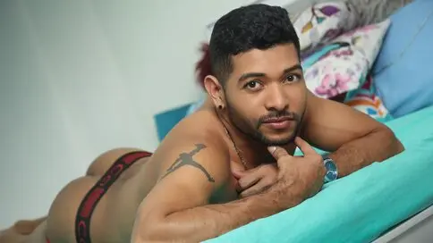 Watch andrewfitt’s Cam Show Live