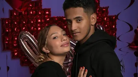 Watch SaraLuigui’s Cam Show Live