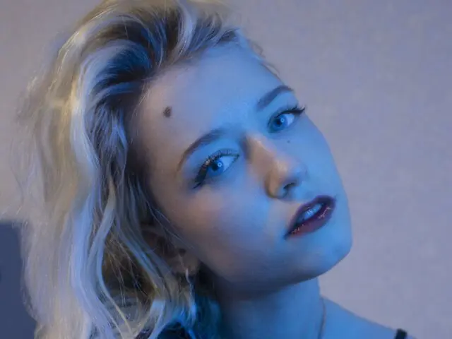 Watch ArvenEc’s Cam Show Live