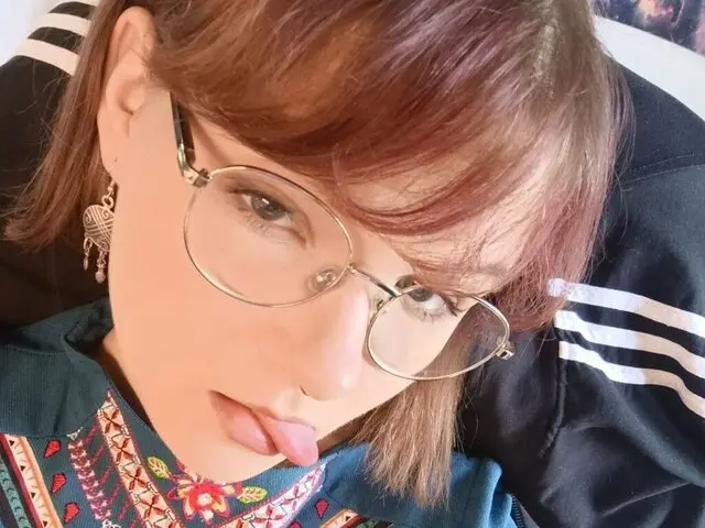 Watch BonnyCansler’s Cam Show Live
