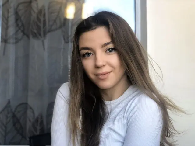 Watch CuteVictory’s Cam Show Live