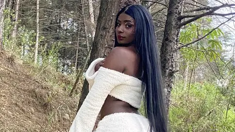 Watch IzizMiller’s Cam Show Live