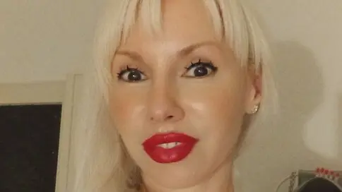 Watch LaymaFlay’s Cam Show Live