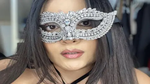 Watch LolaPrice’s Cam Show Live