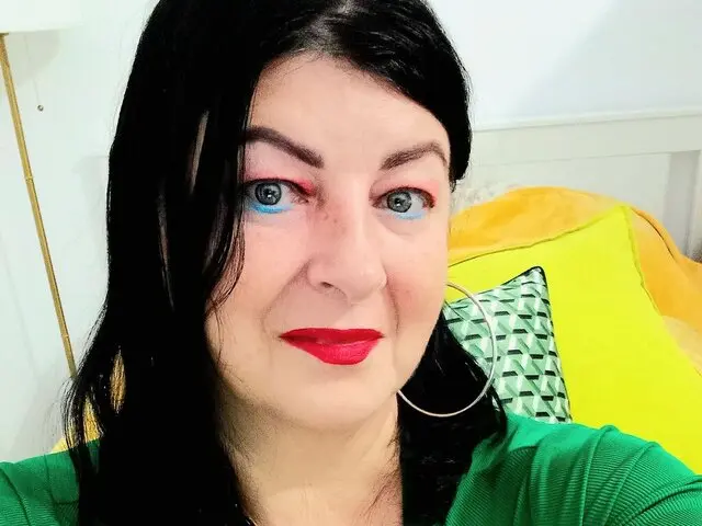 Watch LouizaCoco’s Cam Show Live