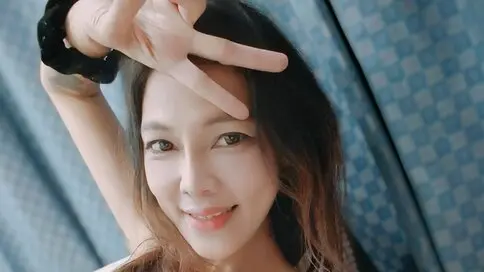 Watch LunaRiot’s Cam Show Live