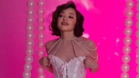 Watch MiaQuince’s Cam Show Live