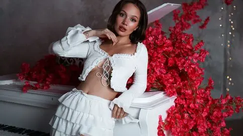 Watch MilaKnightley’s Cam Show Live