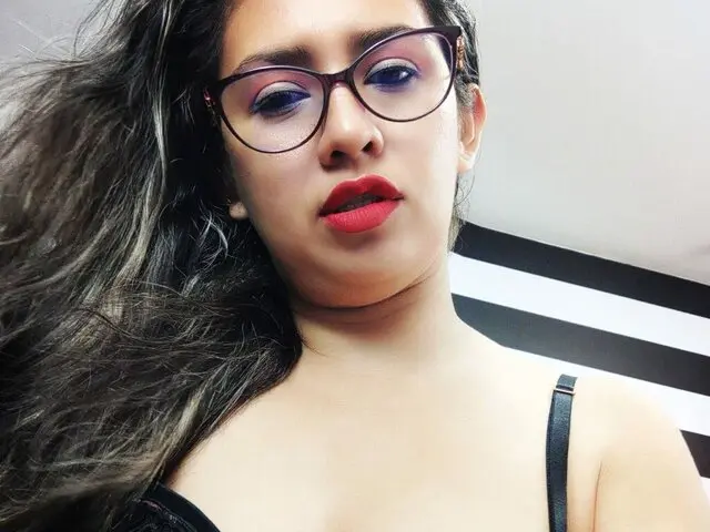 Watch NashlyBrown’s Cam Show Live