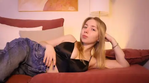 Watch NoraScott’s Cam Show Live