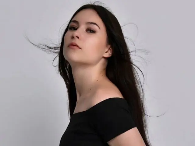 Watch NoraStanford’s Cam Show Live