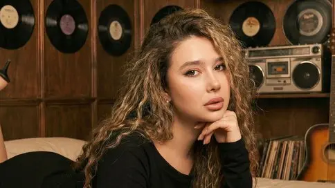 Watch SelenaVosse’s Cam Show Live