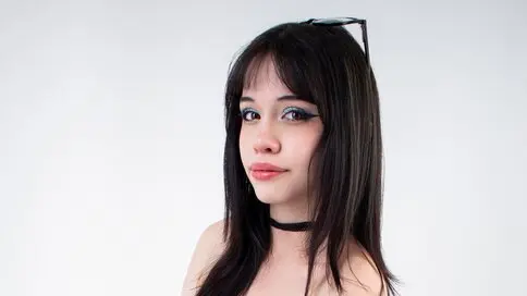 Watch SophieWhitmore’s Cam Show Live