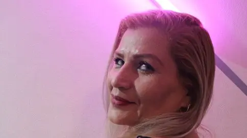 Watch VictoriaRubio’s Cam Show Live