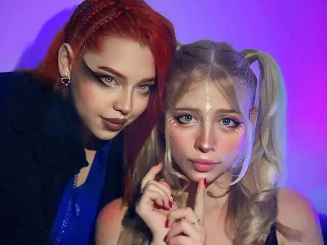 Watch ScarlettAndHolly’s Cam Show Live