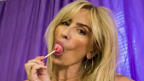 Watch MarinaKendy’s Cam Show Live