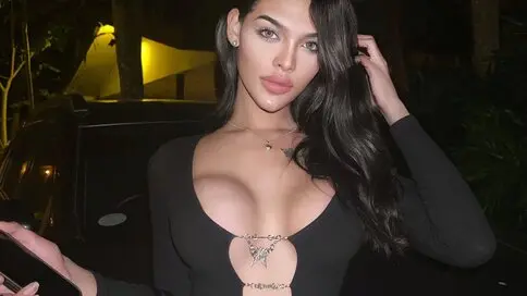 Watch BriaBalenciaga’s Cam Show Live